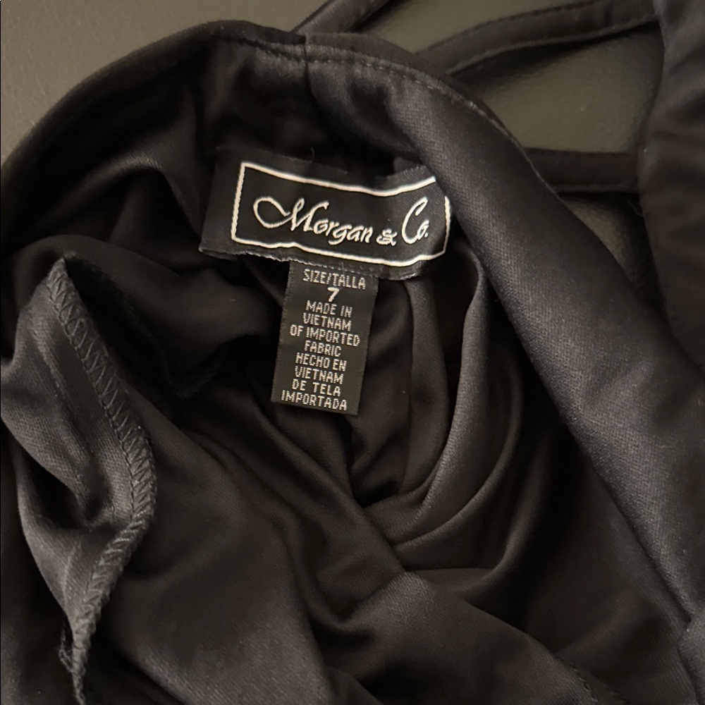 Morgan & Co. Black Floor-Length Formal Gown Size 7 - Picture 7 of 9